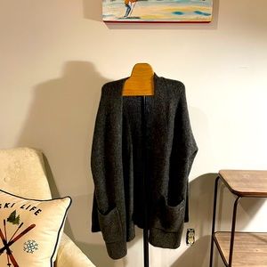 Abercrombie & Fitch cardigan Med. Slate Grey.